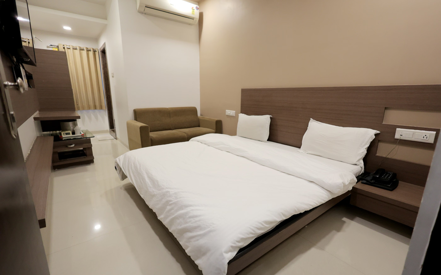hotel grand paradise