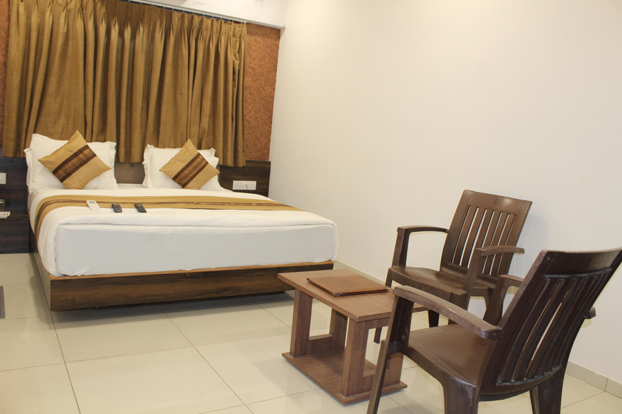 Hotel Nilay,Ghanshyam Nagar,2 star