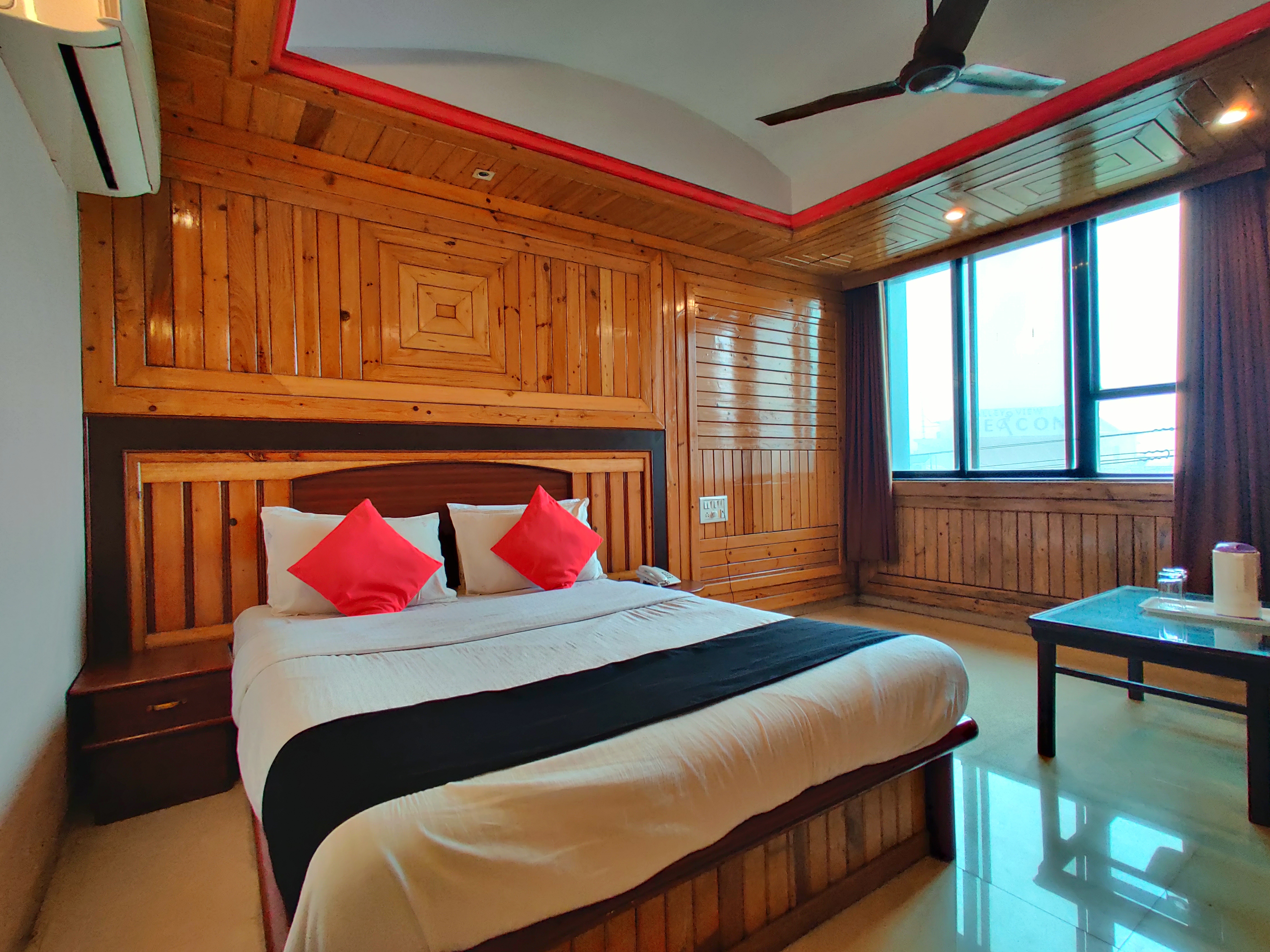 Hotel Pratap Heritage,Valley View Rd, Mahabaleshwar, Maharashtra 412806,2 star