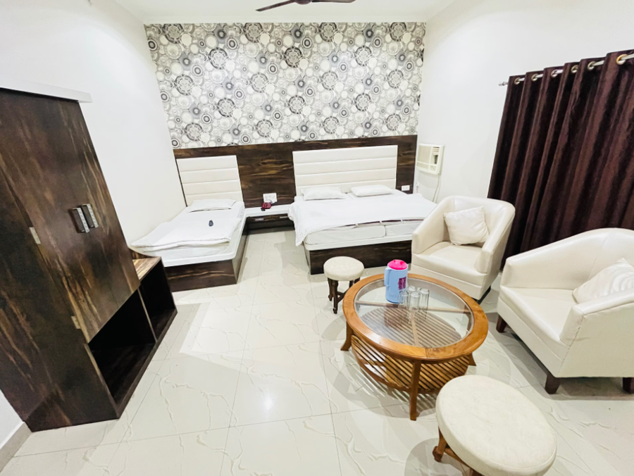 Shri Ram Hotel - 50 Mtrs. From Shri Ram Janam Bhumi,New Colony,3 star