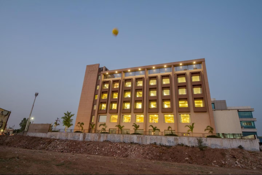 The Grand Vinayak Hotel,Odhav,3 star