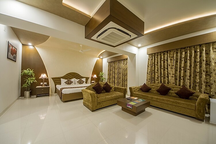 the grand vinayak hotel