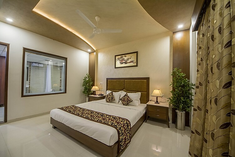 the grand vinayak hotel