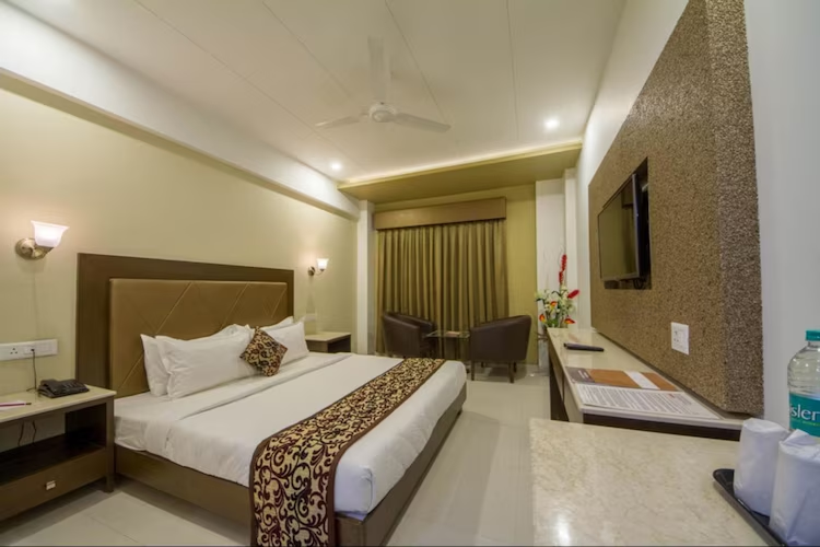 the grand vinayak hotel