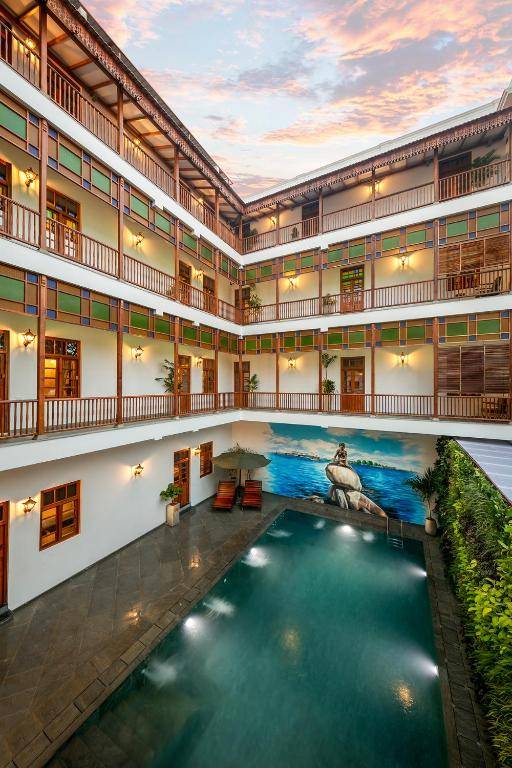 Grand Hotel D' Europe,White Town,4 star