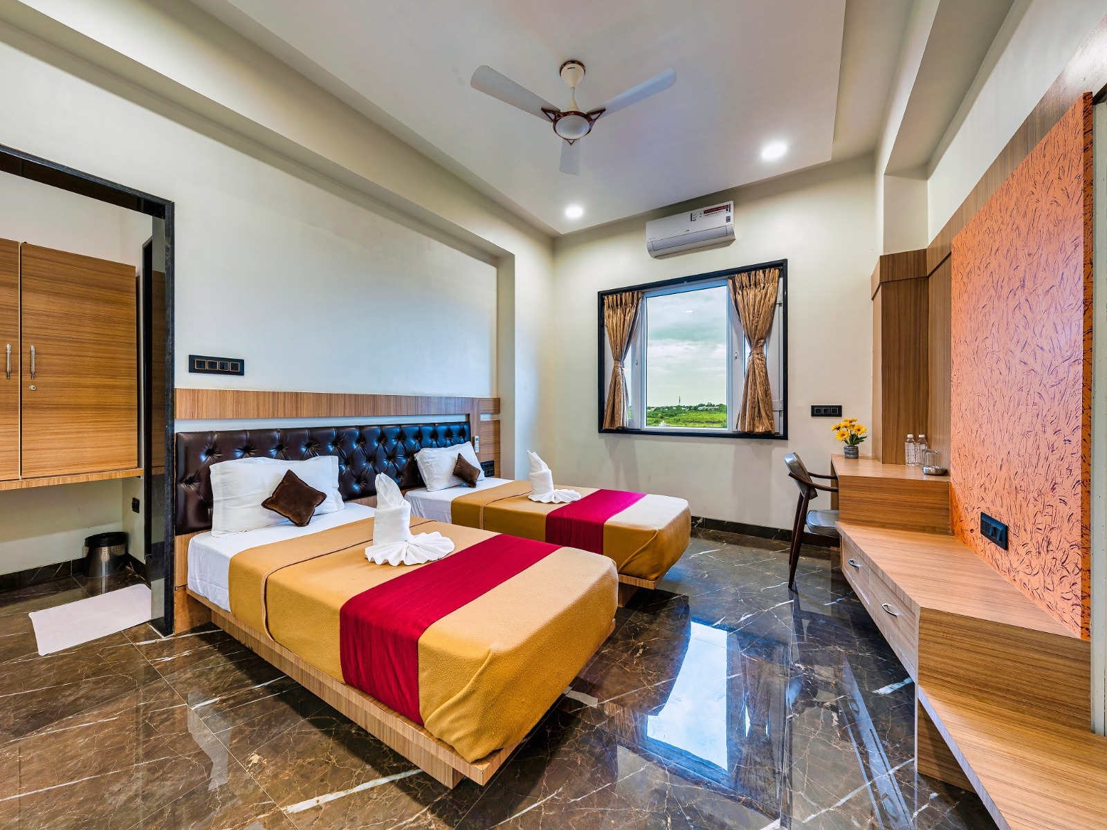 hotel chandradeep regency