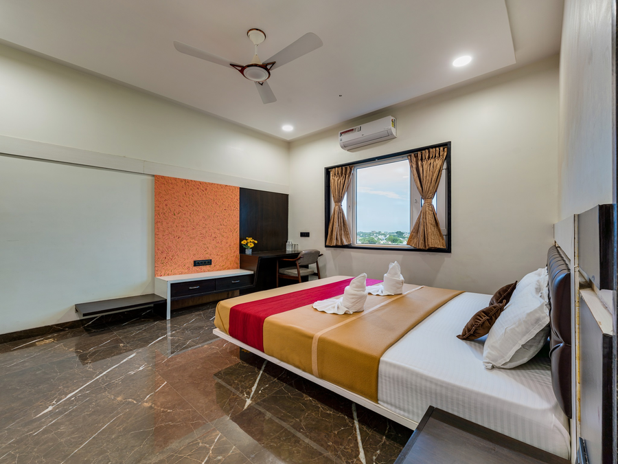 hotel chandradeep regency