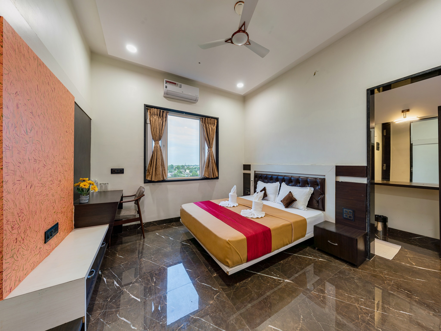 hotel chandradeep regency