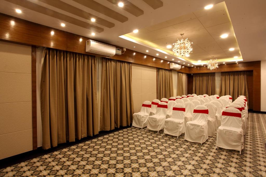 Crimson Lotus Bangalore,Rmv Extension ,3 star