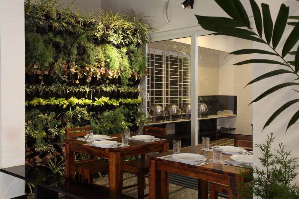 Crimson Lotus Bangalore,Rmv Extension ,3 star