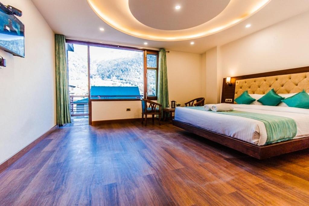 misty mountain manali