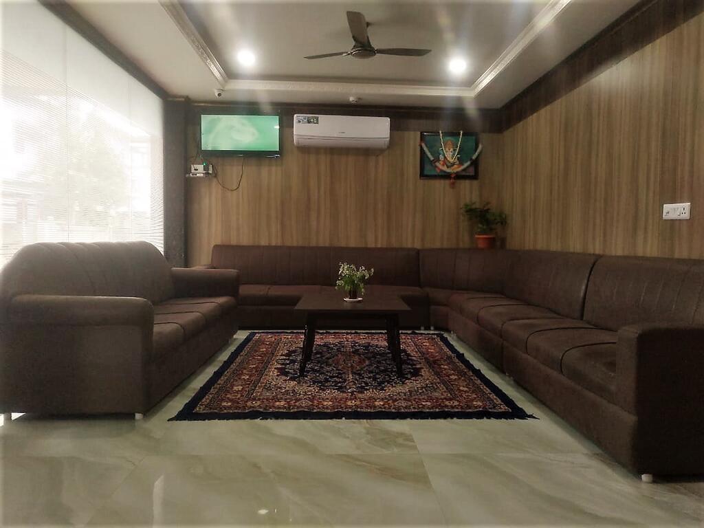 Hotel Pigeons Nest,Dolly Gunj,3 star