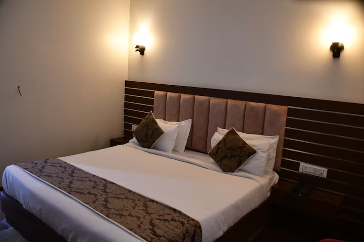 rajlaxmi hotel