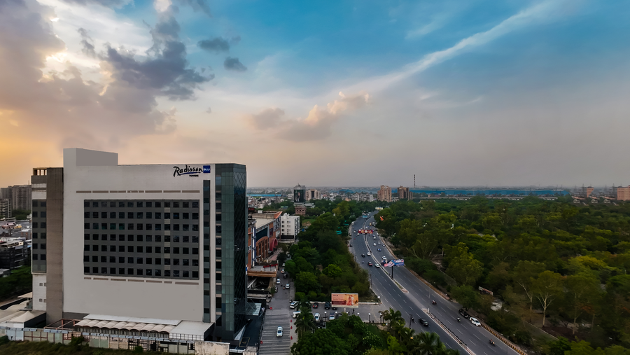 Radisson Blu Towers Kaushambi Delhi Ncr,East Delhi-Kaushambi,5 star