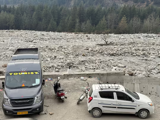 villa riverine cafe and riverview residences