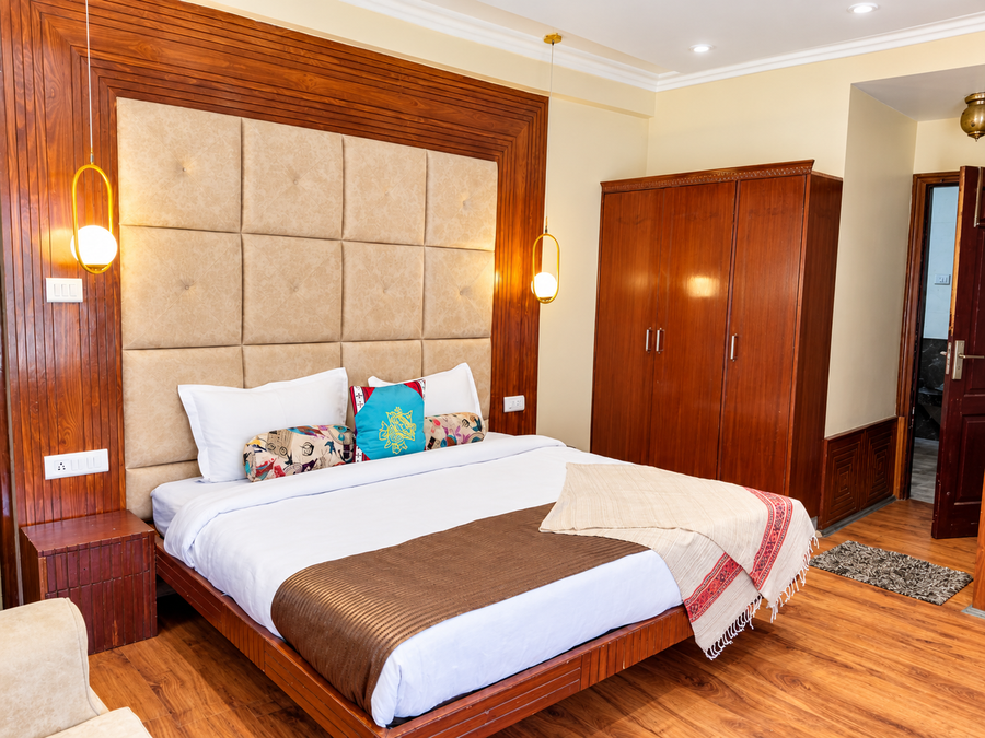 villa riverine cafe and riverview residences
