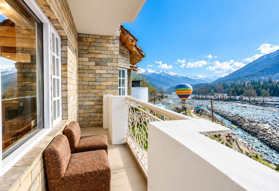 villa riverine cafe and riverview residences