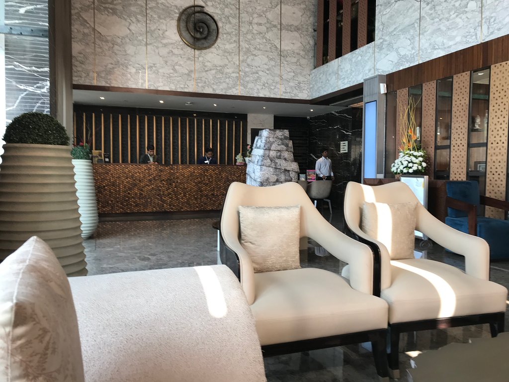 radisson lucknow city center