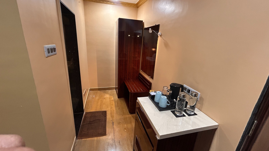 Aayush Resort,Matheran>>Mahape,3 star