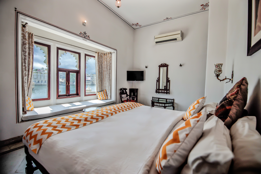 Hotel Devraj Niwas On Lake Pichola Udaipur,Lal Ghat,3 star