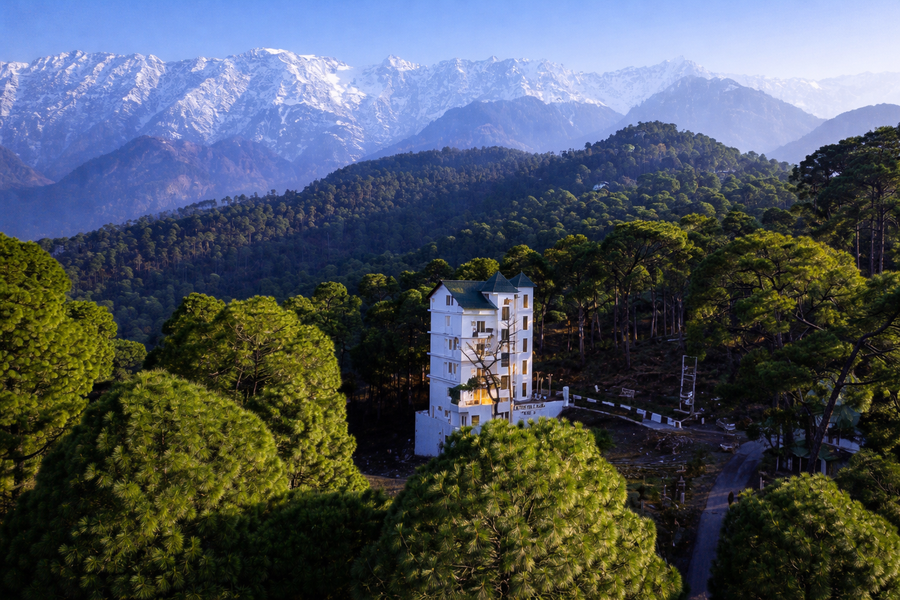 hotel sahebs castle best mountain view and jacuzzi suites mcleodganj