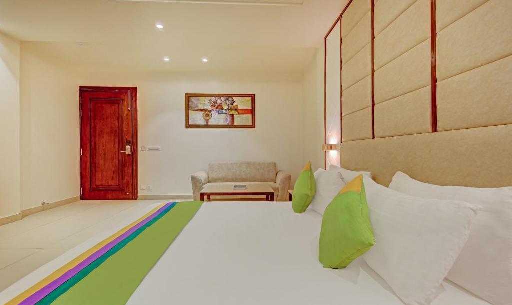 treebo premium relax inn patel nagar
