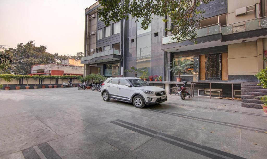 treebo premium relax inn patel nagar