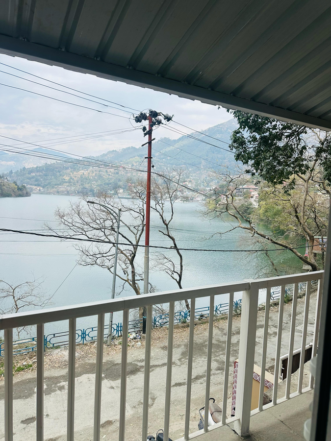 malusara retreat by the lake