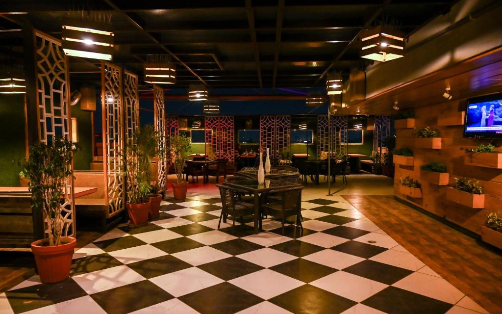 Hotel Shyam Paradise,Vaishali Nagar,3 star