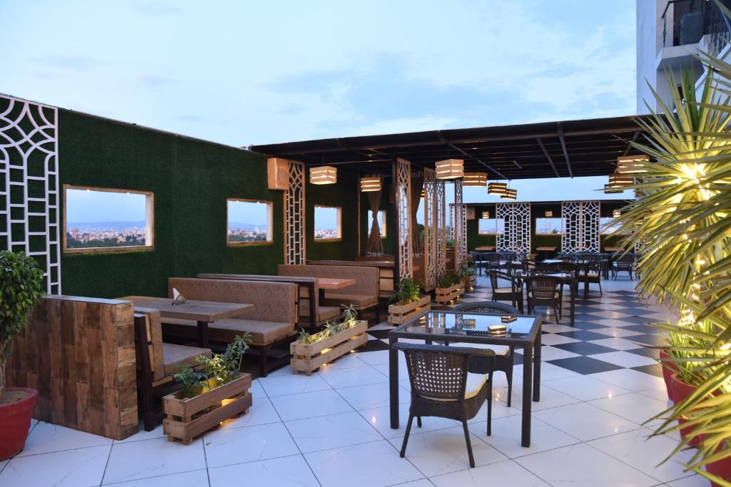 hotel shyam paradise