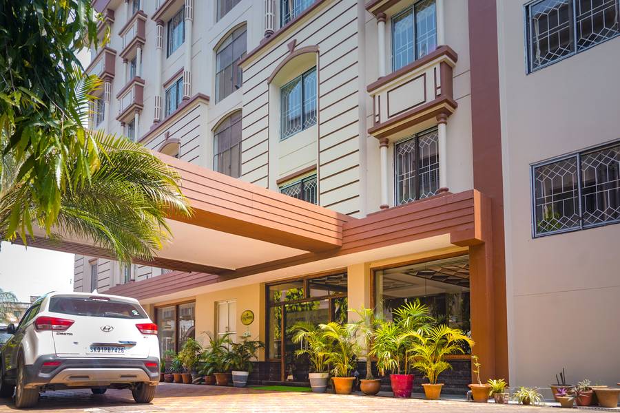 The Loft Hotel,Pradhan Nagar,3 star