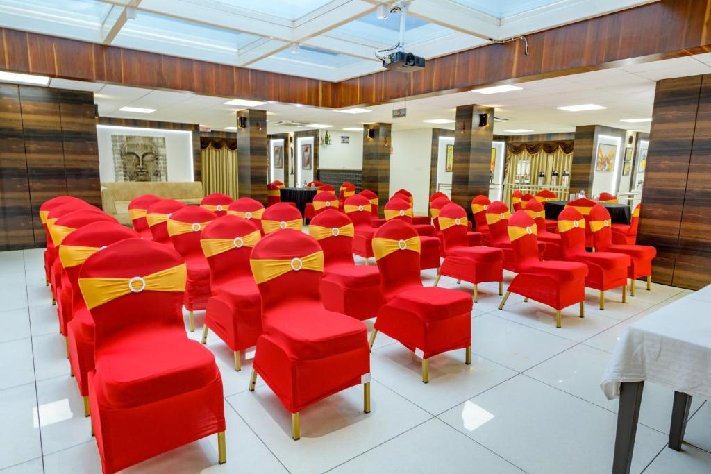 Krishna Seacoin Hotel,Colva Beach Rd, Near Colva Beach Circle, Colva, Goa 403708,3 star
