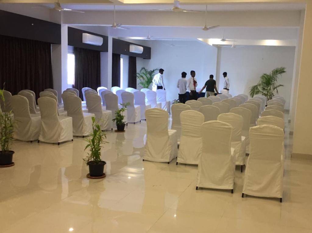 Five Falls Resort - Courtallam,Ponmudi>>Courtallam,3 star