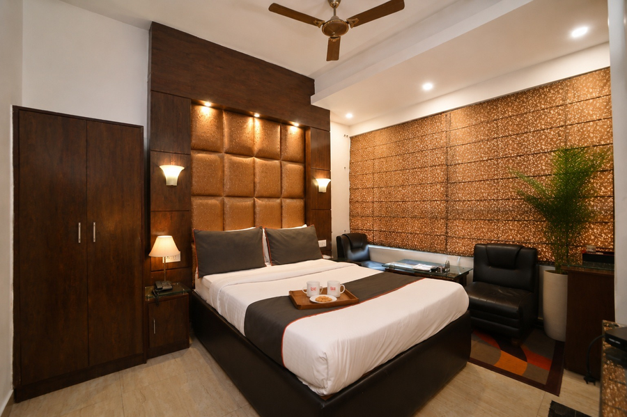 hotel ur prayagraj near high court and prayagraj junction