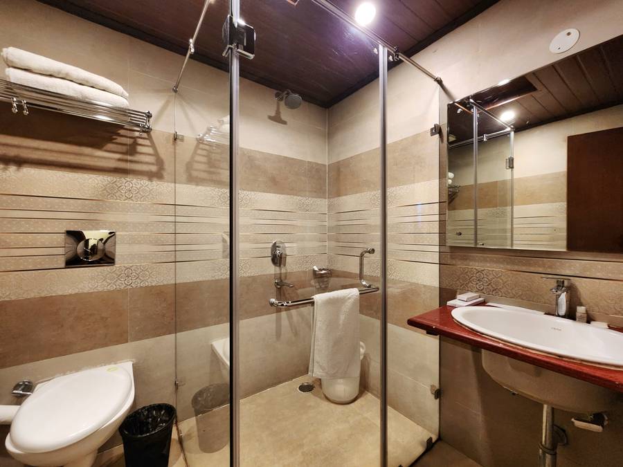 Snow Lotus Hotel,Kachi Ghati,3 star