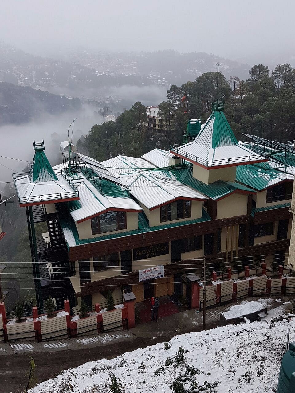 Snow Lotus Hotel,Kachi Ghati,3 star