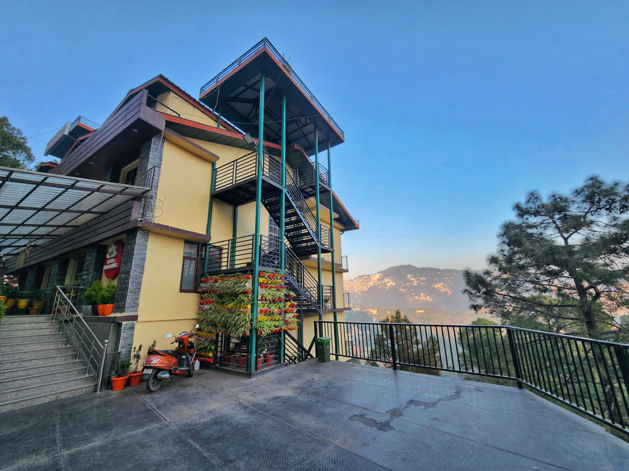 Snow Lotus Hotel,Kachi Ghati,3 star