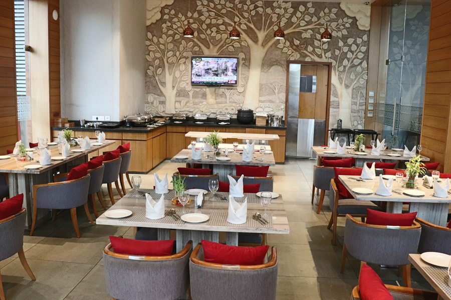 Shree Kanak Udaipur,Darshanpura Airport Road,4 star