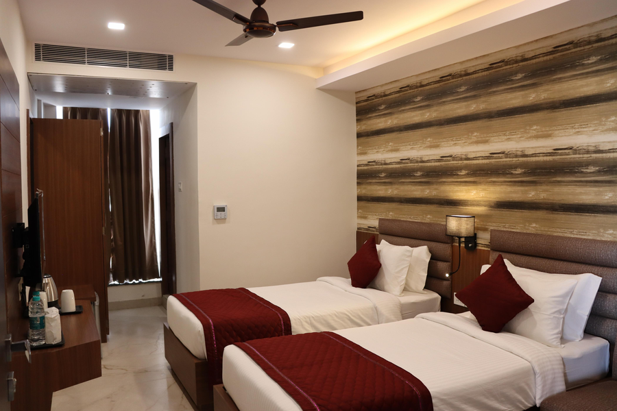 Hotel Paras Heights,Gamharia,3 star