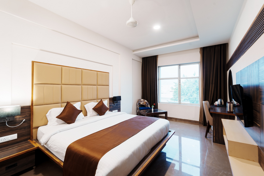 hotel high rise regency