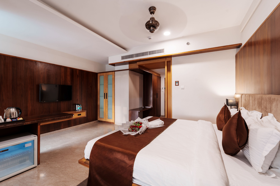 hotel high rise regency