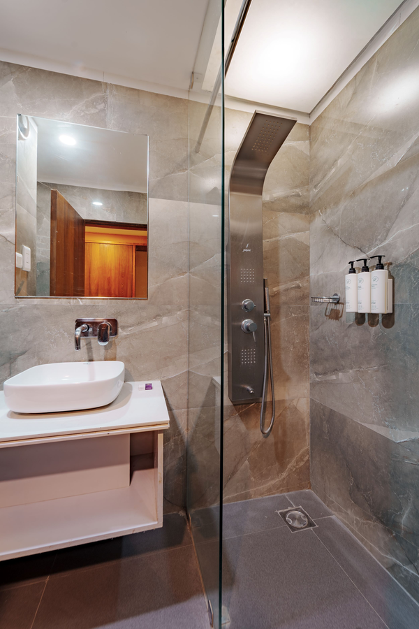 hotel high rise regency