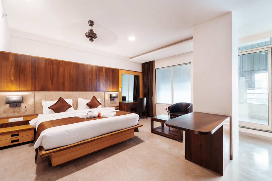 hotel high rise regency