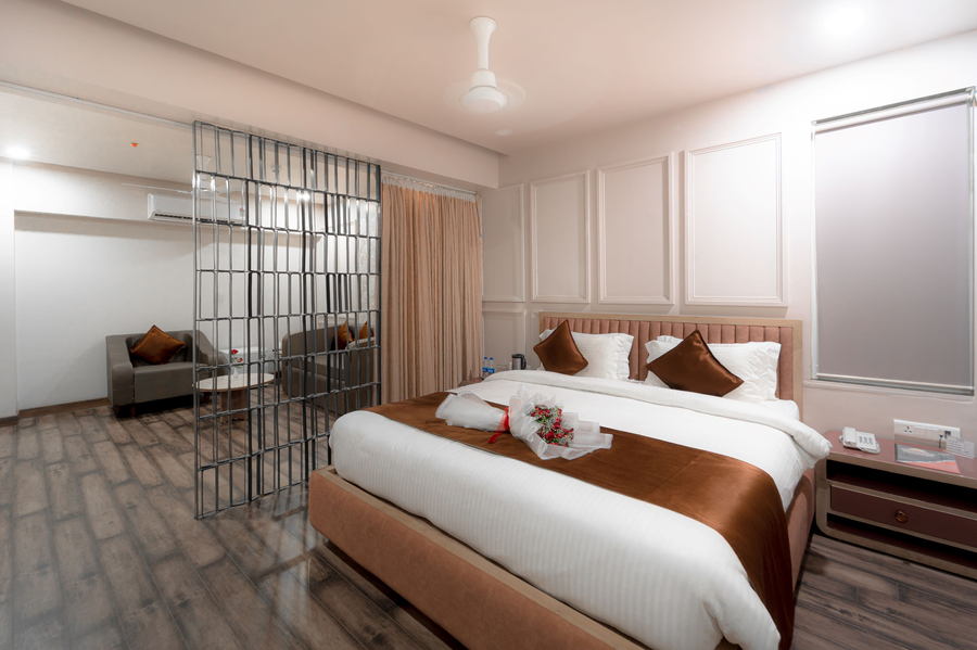 hotel high rise regency