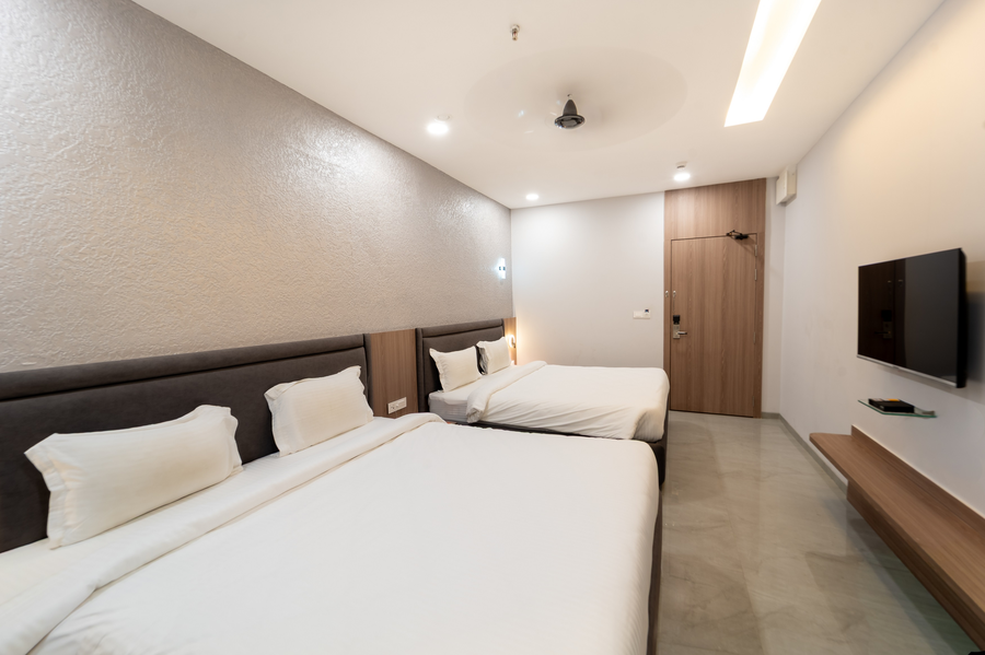 hotel high rise regency