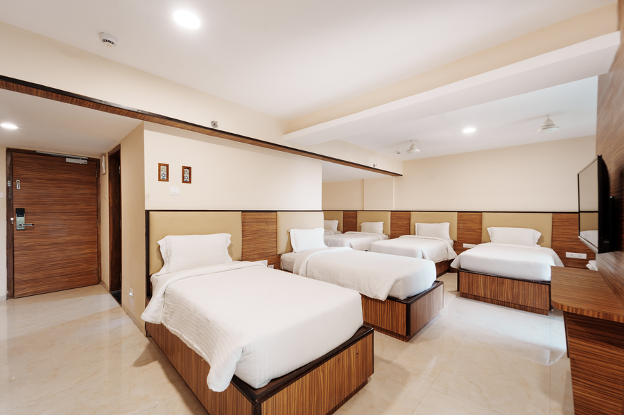 hotel high rise regency
