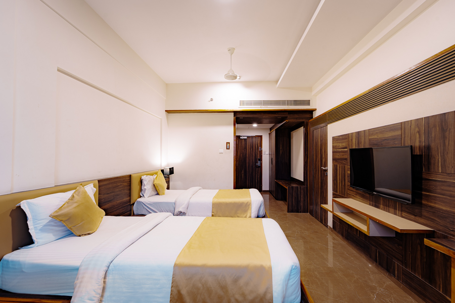 hotel high rise regency