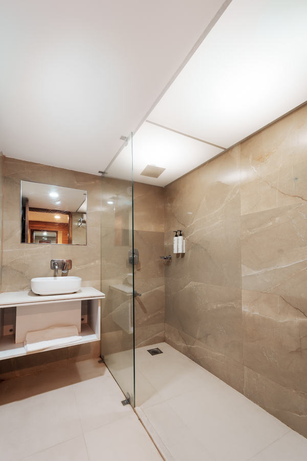 hotel high rise regency