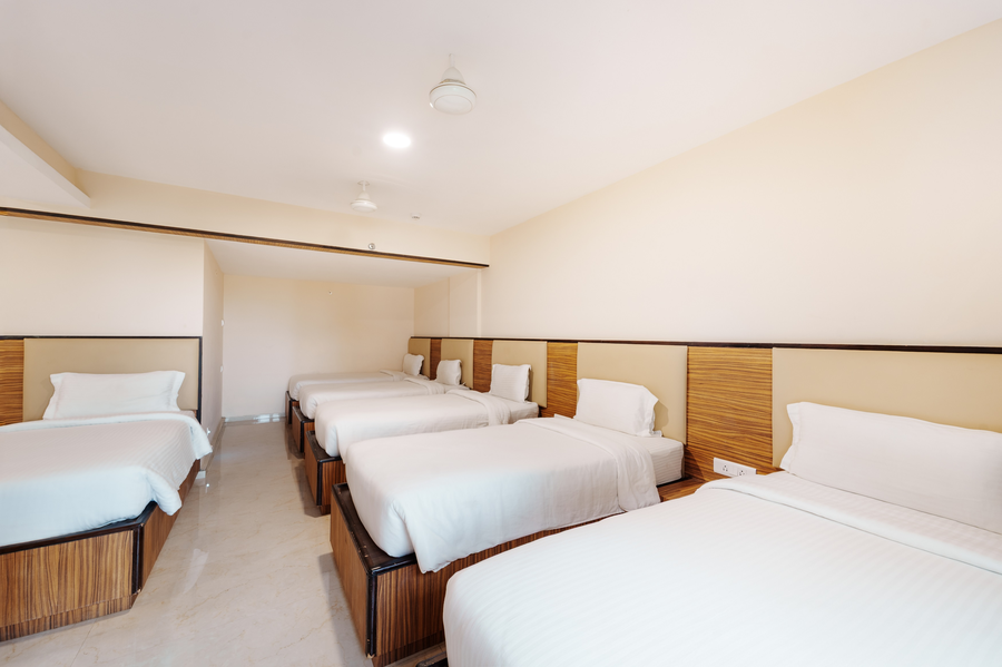 hotel high rise regency