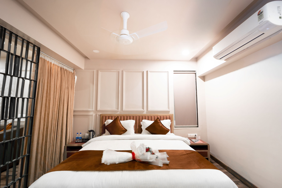 hotel high rise regency